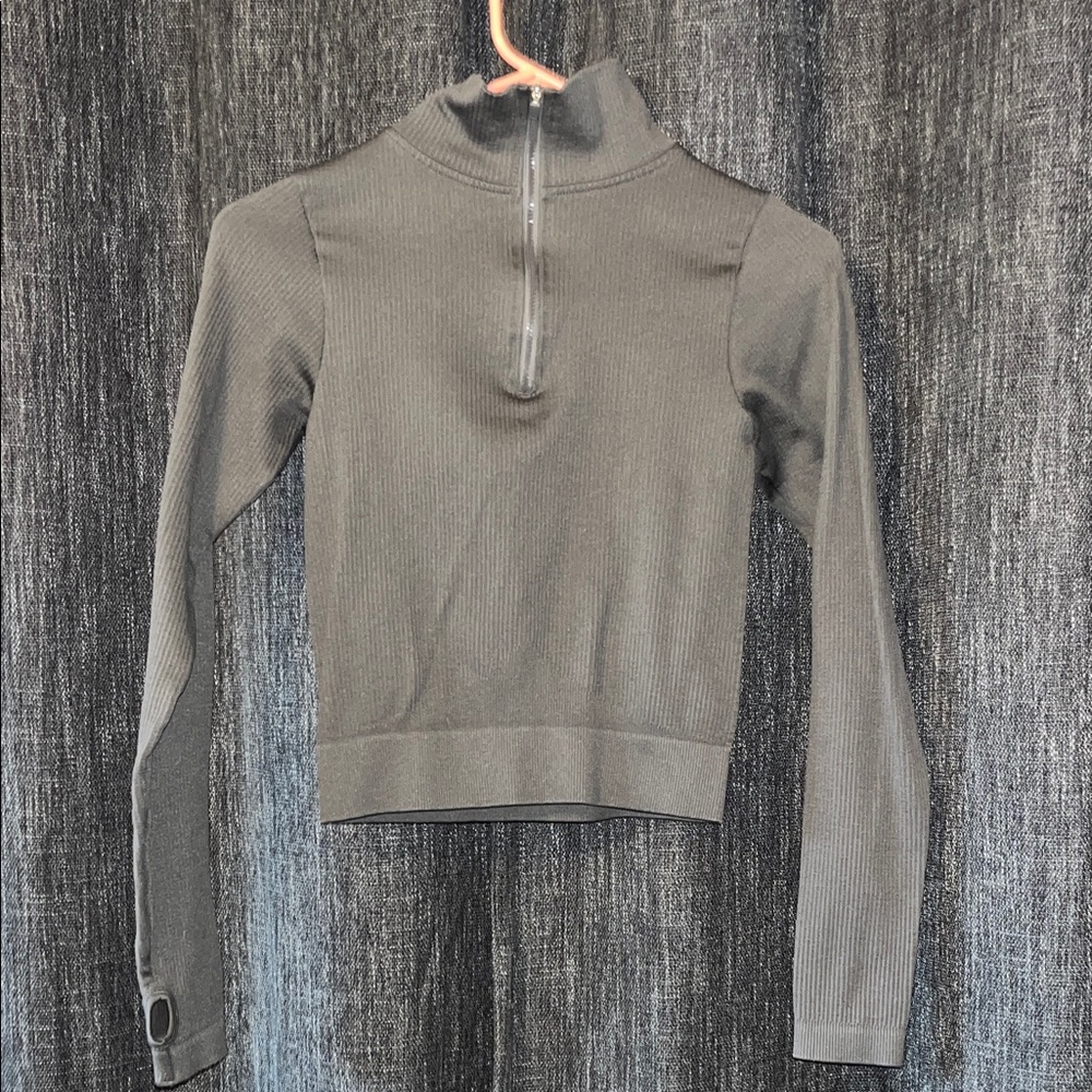 Ribbed Quarter-Zip Mock Neck Top in Charcoal Gray